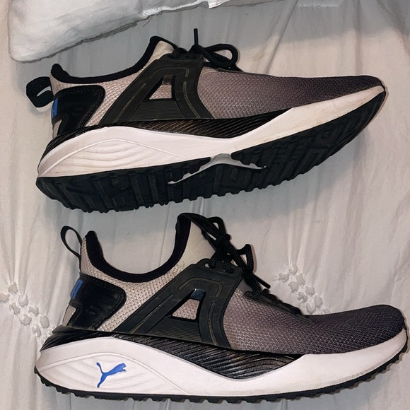 Puma - youth size 6. Great used condition. - Picture 4 of 12